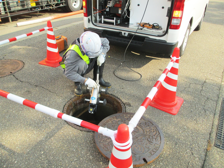 管内調査の様子